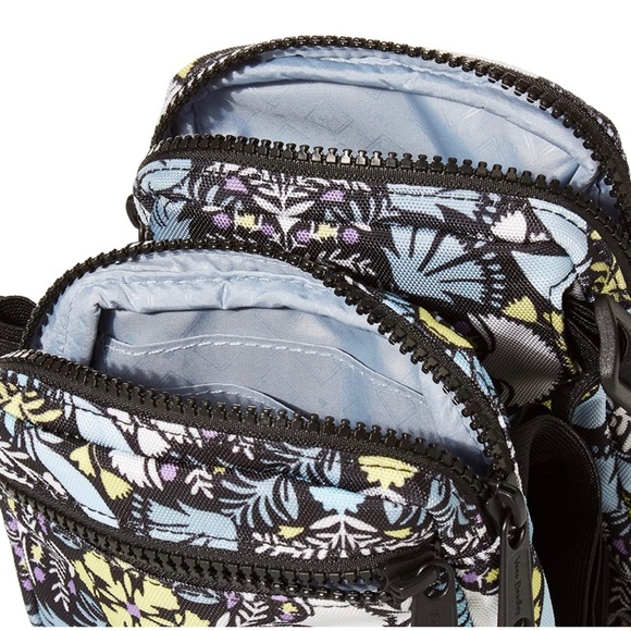 Vera Bradley Lighten Up Reactive Convertible Belt Bag Plaza Medallion NWT - Picture 5 of 7